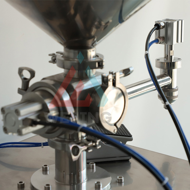 Pārvietojama vertikāla šķidruma un pastas pildīšanas mašīna iepildīšanai pudelēs