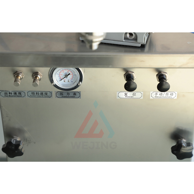 Pārvietojama vertikāla šķidruma un pastas pildīšanas mašīna iepildīšanai pudelēs