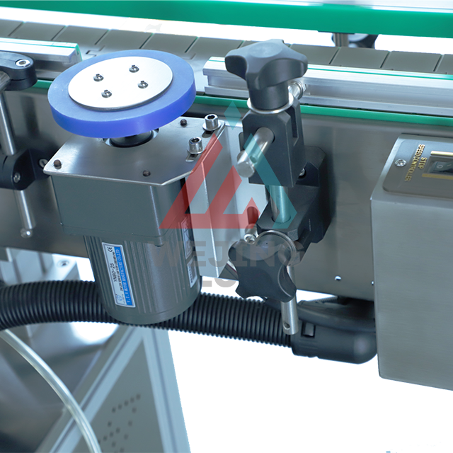 တိကျသောအနေအထားဖြင့် အလိုအလျောက်အဝိုင်းပုလင်းတံဆိပ်ကပ်ခြင်းစက်