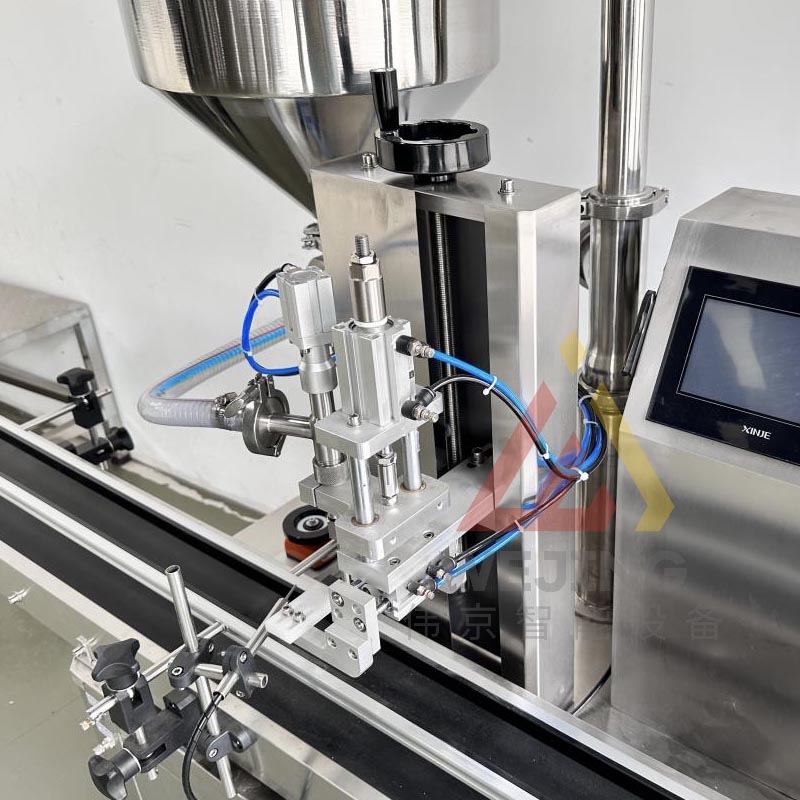 อัตโนมัติ 5 ลิตร 15 ลิตร 20 ลิตร 25 ลิตรเครื่องบรรจุกระป๋องบรรจุของเหลว