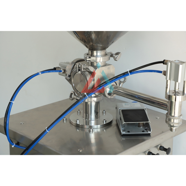 Pārvietojama vertikāla šķidruma un pastas pildīšanas mašīna iepildīšanai pudelēs