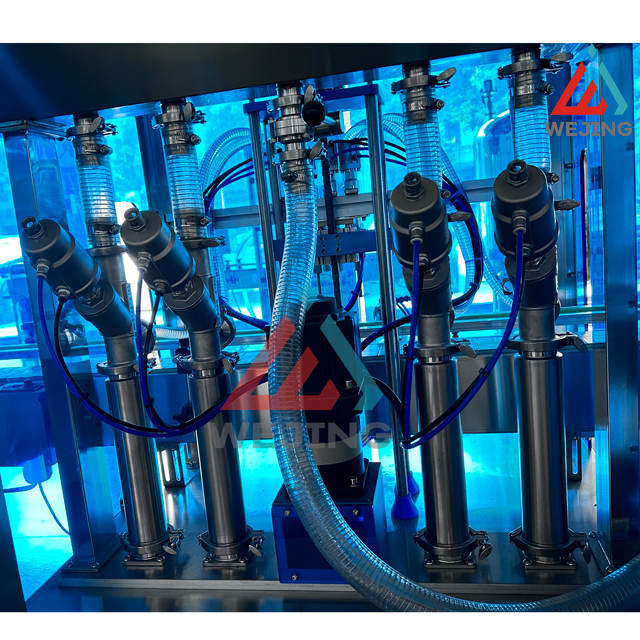  4 p&auml;&auml;n servomoottorin t&auml;ytt&ouml;kone 