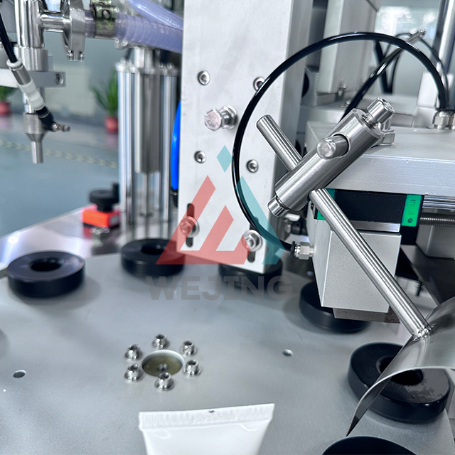 Цена полуаутоматске ласерске машине за пуњење и заптивање цеви