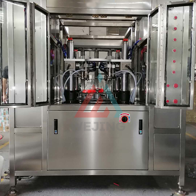 Dvojit&yacute; automatick&yacute; plniaci stroj pre aeros&oacute;lov&uacute; plniacu linku