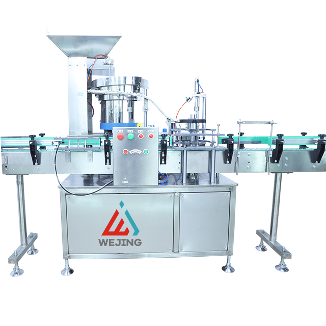 Aerosolisuihket&ouml;lkin t&auml;ytt&ouml;kone erilaisten kemiallisten tuotteiden t&auml;ytt&ouml;tiivistykseen