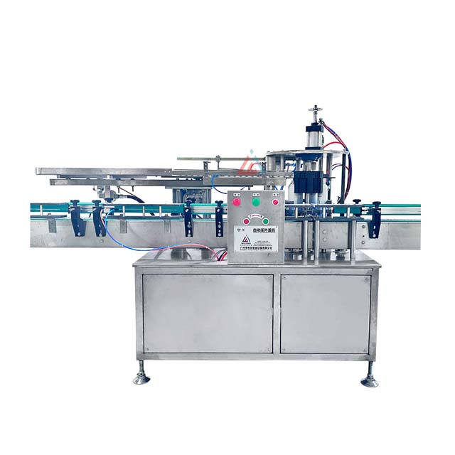 T&uacute;i tự động tr&ecirc;n m&aacute;y chiết r&oacute;t c&oacute; van cho b&igrave;nh xịt kh&iacute; dung 