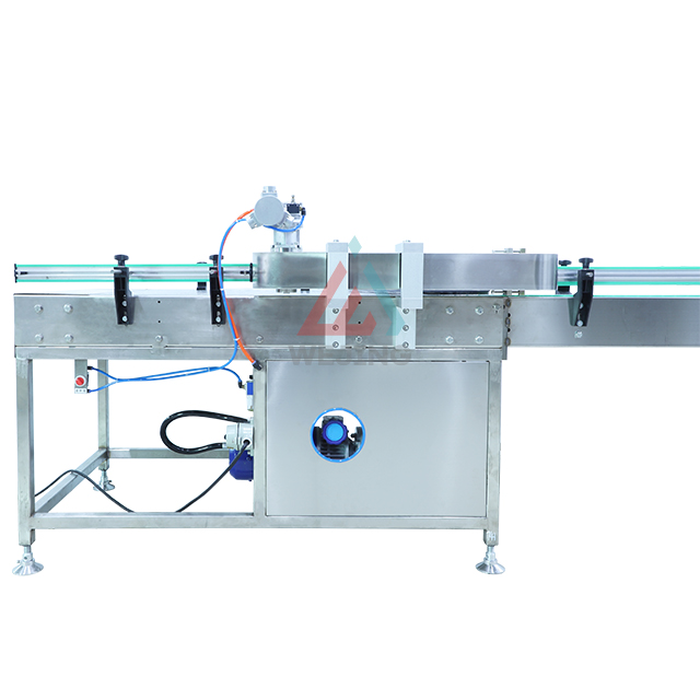 Aerosolisuihket&ouml;lkin t&auml;ytt&ouml;kone erilaisten kemiallisten tuotteiden t&auml;ytt&ouml;tiivistykseen