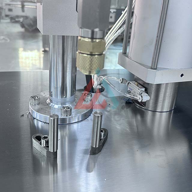 Semi Automatic Aerosol Gas Filling Machine Para sa Aerosol Spray Cans